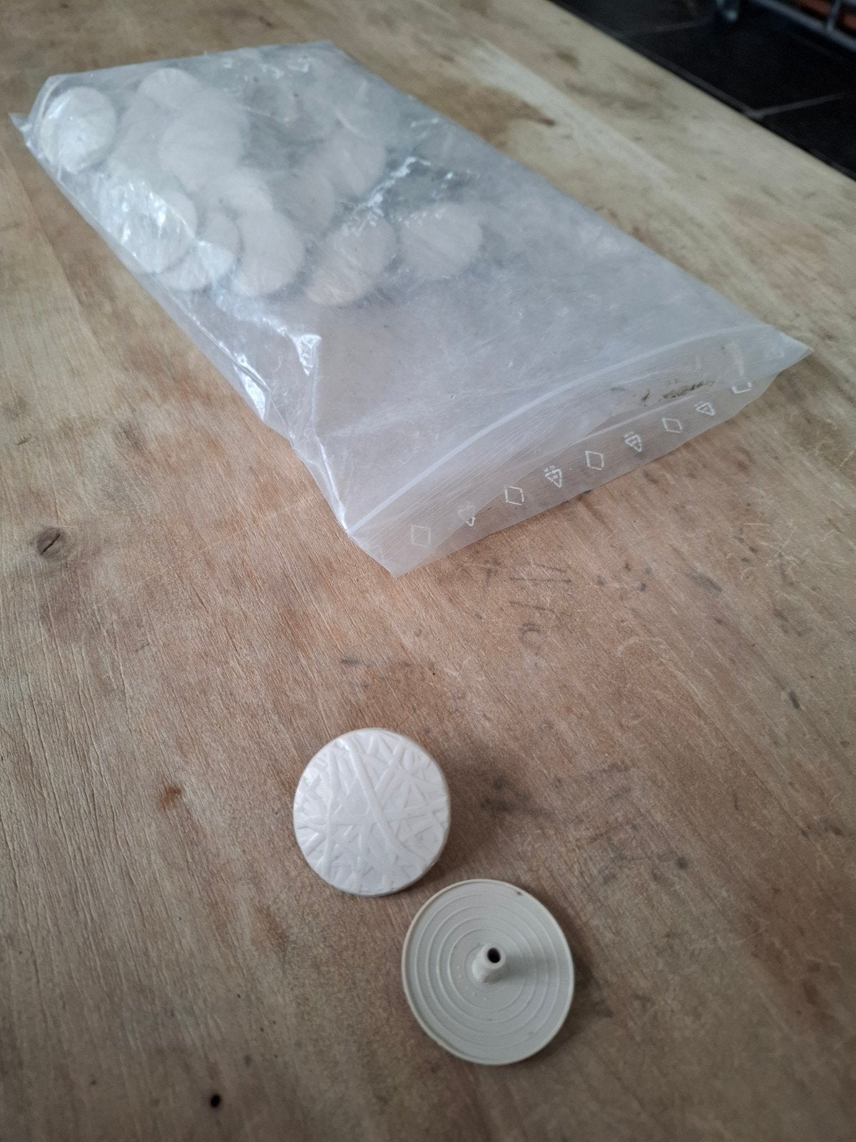 HWC Afdekplaatjes / Afdekkappen voor Isolatieplaten, Ophalen of Verzenden, Gebruikt
