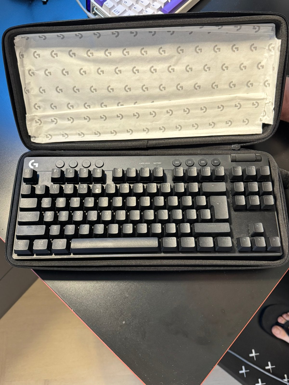 Logitech G PRO X TKL Gaming Keyboard – Excellent Condition, Ophalen of Verzenden, Zo goed als nieuw, 10 inch, Bescherming voor- en achterkant