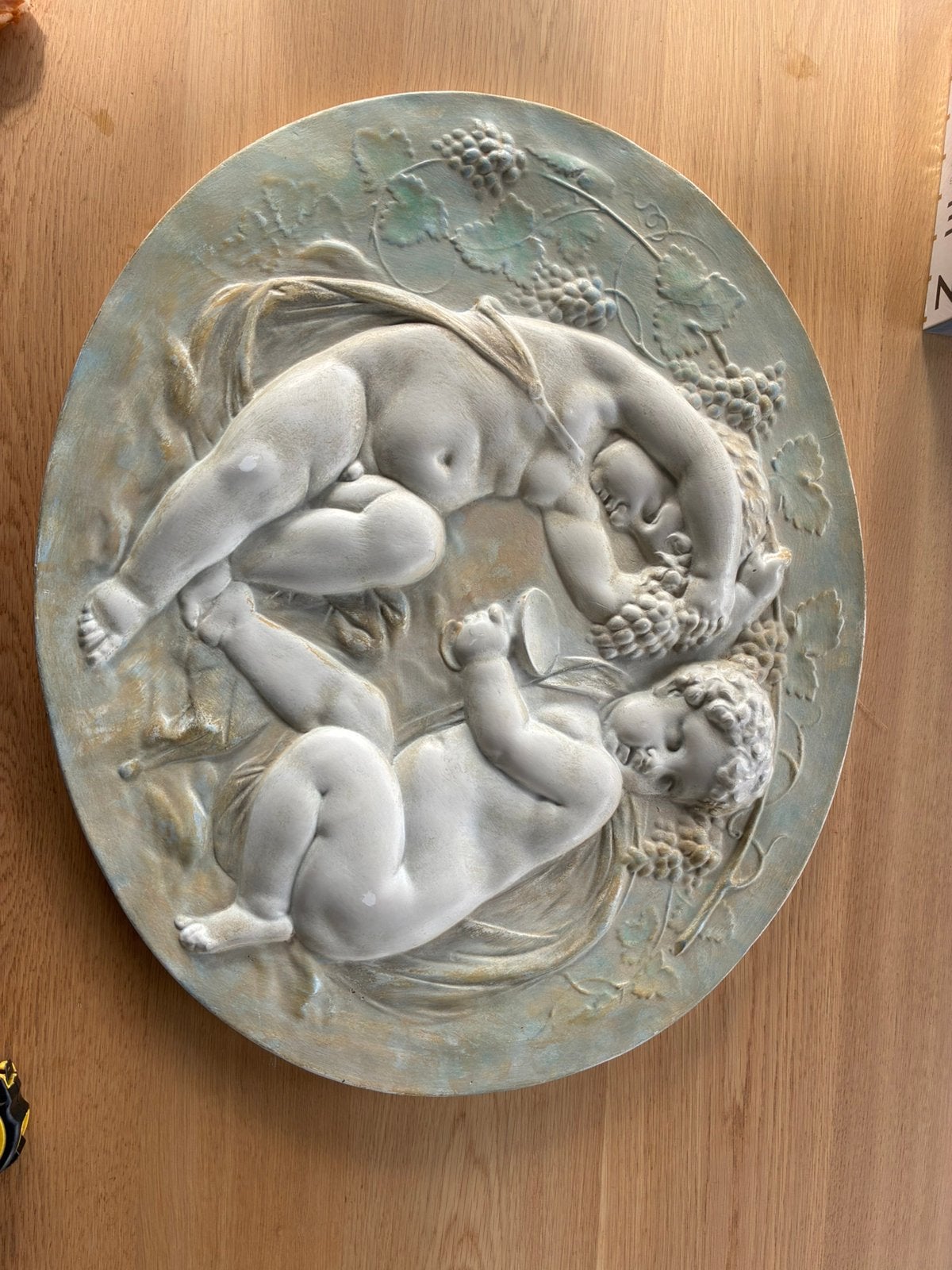 Klassiek Gipsen Wandreliëf met Engeltjes /Putti (69 x 59 cm), Ophalen