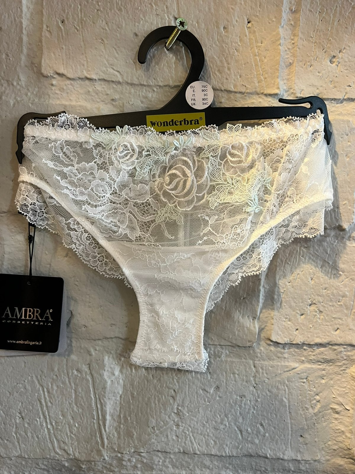 Ambra string maat 40 NIEUW!! Nu €15,-, Ophalen of Verzenden, String