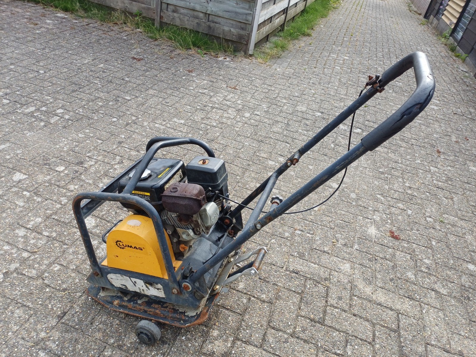 Lumas Trillerplaat - Krachtige Verdichter voor Bestrating, Ophalen, Gebruikt