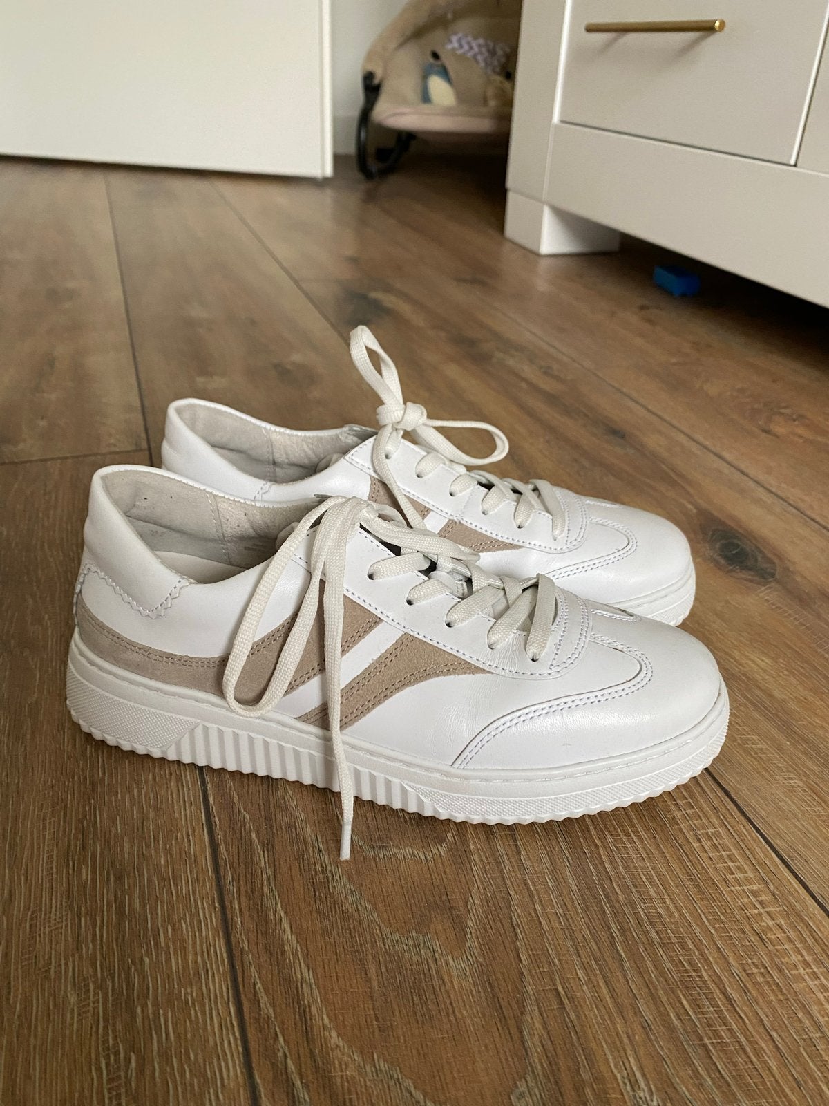 Gabor sneakers wit/beige, z.g.a.n. (lijken op Adidas Samba), Ophalen of Verzenden, Zo goed als nieuw, Wit, Sneakers of Gympen