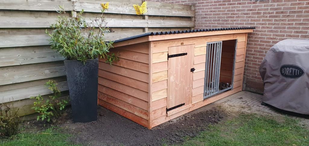 Douglas kennel te koop 255x129x129cm, Dieren en Toebehoren, Hondenhokken, Ophalen, Zo goed als nieuw, 110 cm of meer, 100 cm of meer