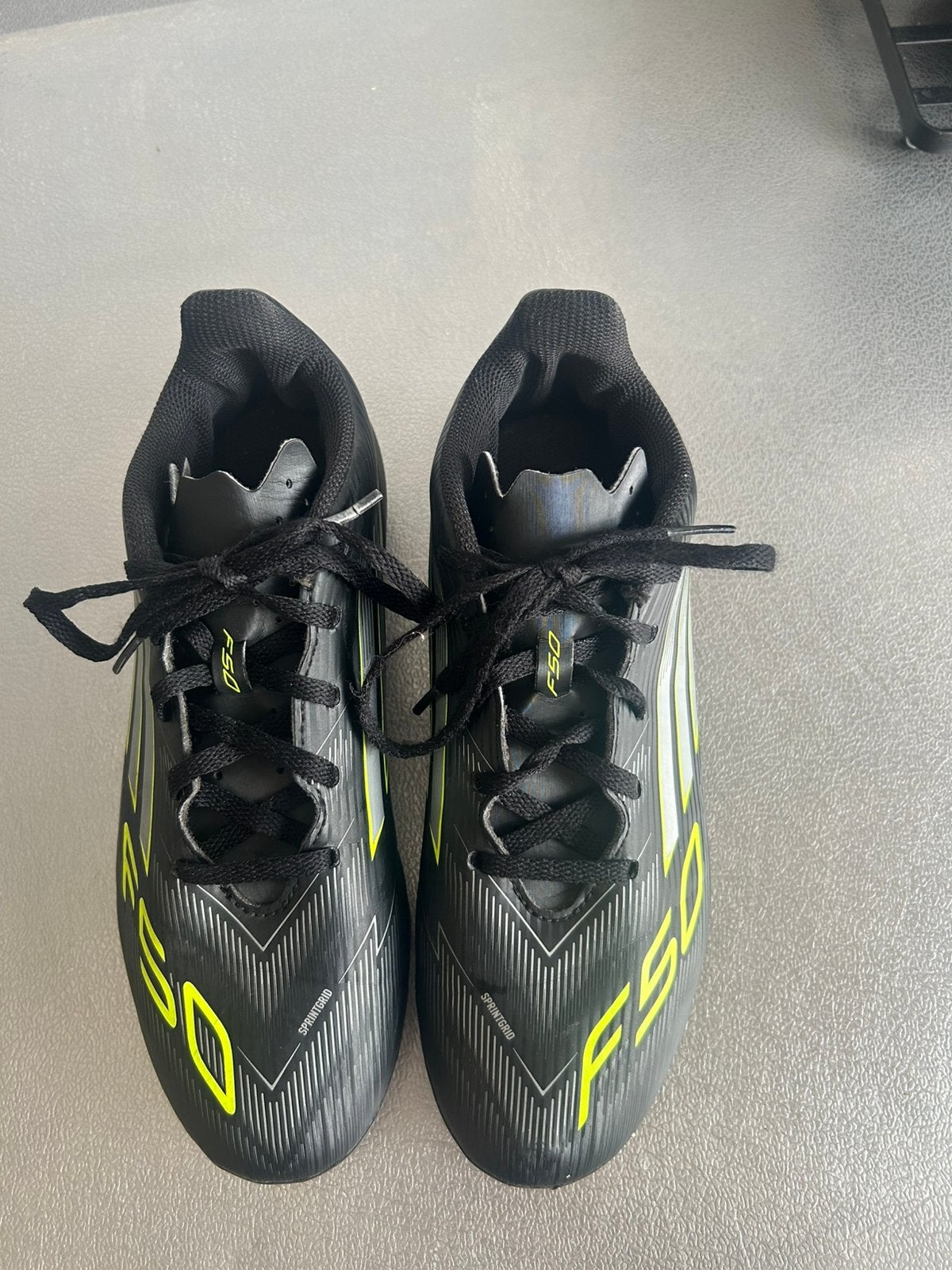 Adidas F50 voetbalschoenen zwart groen maat 39, Ophalen, Gebruikt, Schoenen