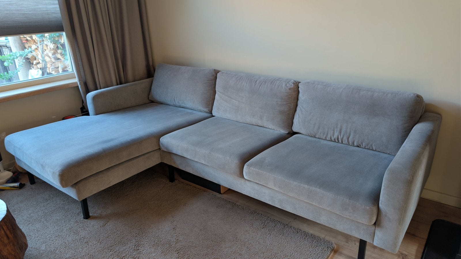 bank van Karwei. Chaise longue hoekbank. Naam Fali, Ophalen, Vierpersoons of meer, Stof