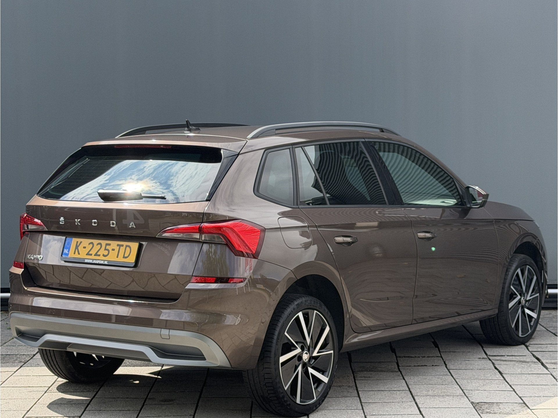 Skoda Kamiq BWJ 2021 | 1.0TSI 111PK Sport Bus AUTOMAAT | CLI, Auto's, Skoda, Gebruikt, Bruin, Origineel Nederlands, 3 cilinders