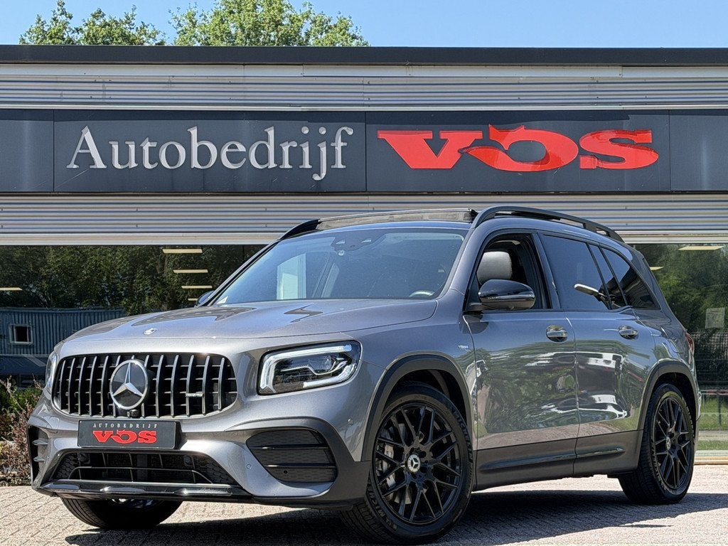 Mercedes-Benz GLB AMG 35 4MATIC | Panoramadak | 360 camera |, Auto's, Mercedes-Benz, Automaat, 4 cilinders, 1655 kg, Leder