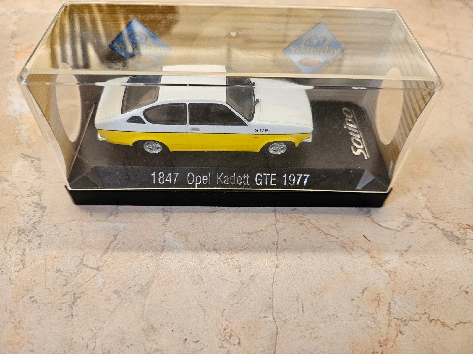 Solido Opel Kadett C GT/E 1977 White/Yellow 1:43, Ophalen of Verzenden, Nieuw, Auto, Solido