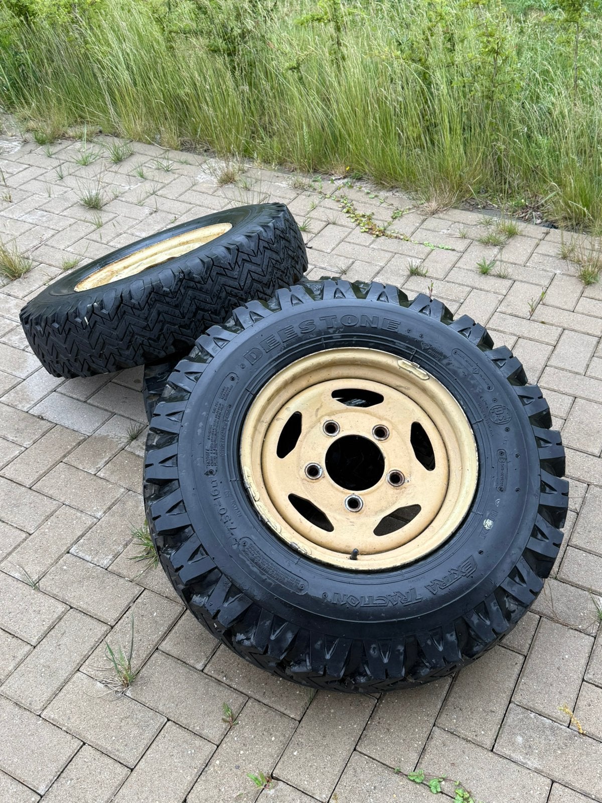 3 velgen met offroad banden voor Land Rover series, Ophalen, Gebruikt
