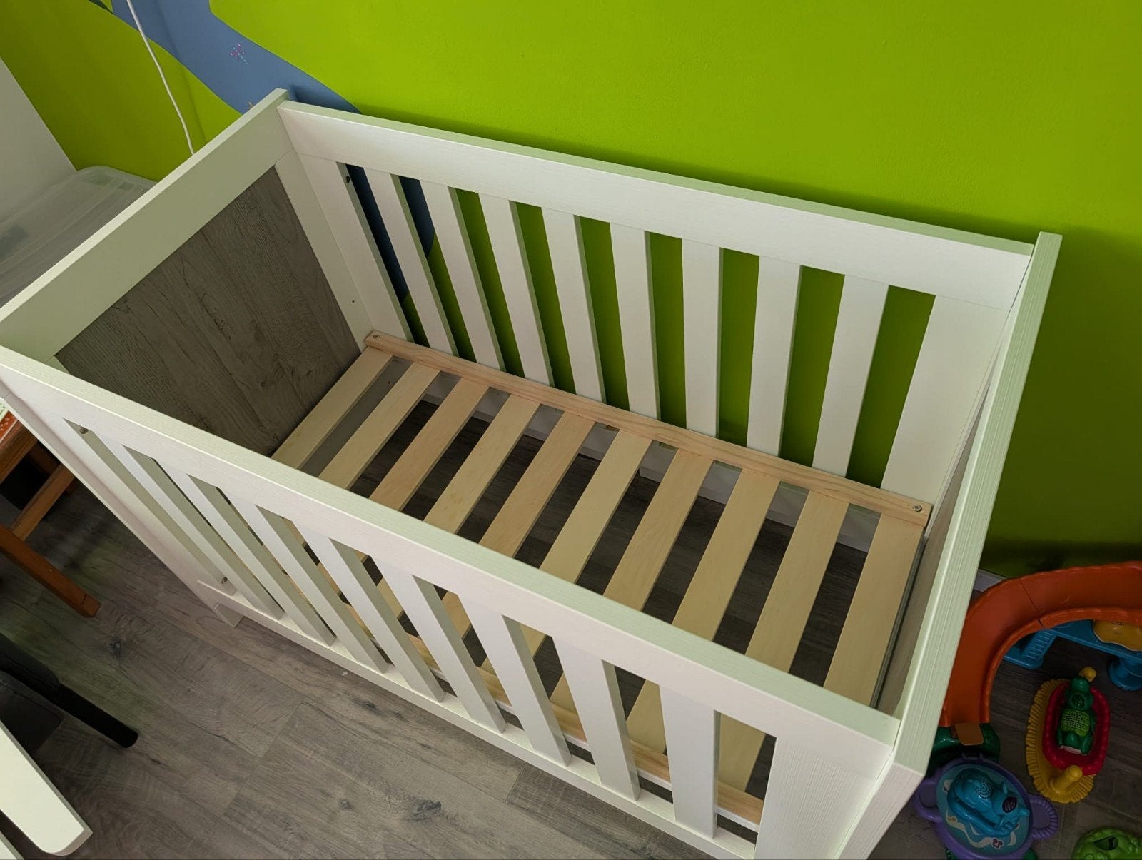 Babykamer-uitzet ledikant + commode TWF Lucca, Ophalen