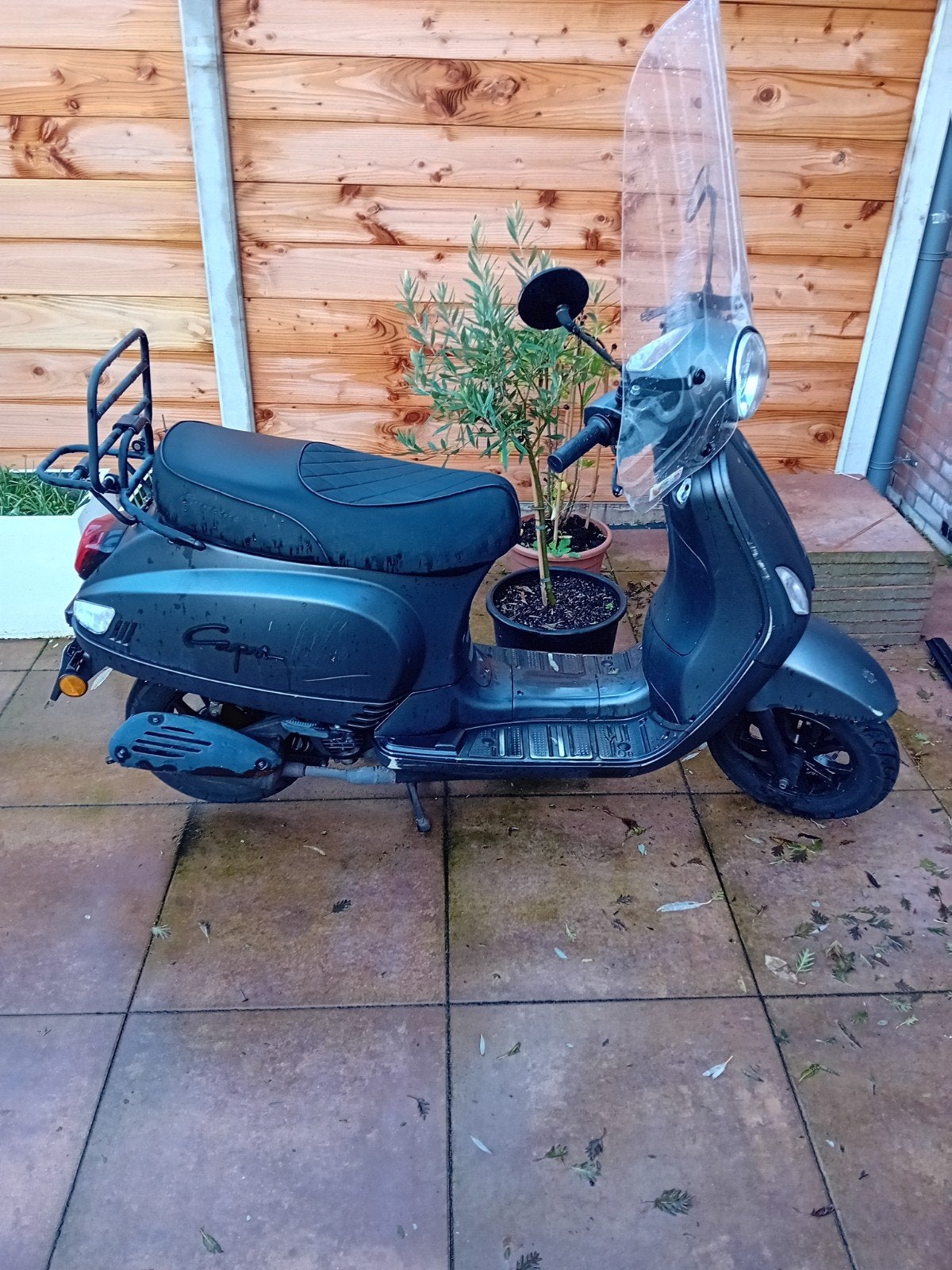 Santini Capri Scooter -Goed onderhouden, lage kilometerstand, Ophalen, Gebruikt, Benzine, Overige merken