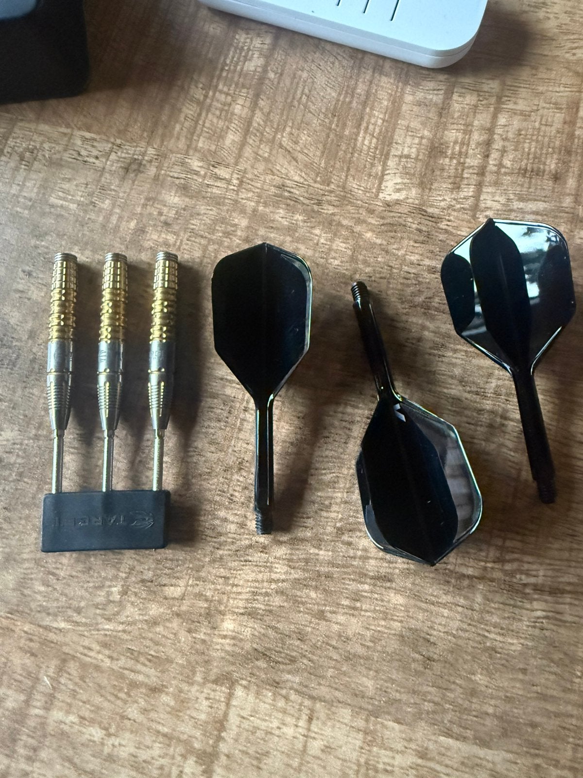 Target japan warrior 23gr, Sport en Fitness, Darts, Ophalen of Verzenden, Zo goed als nieuw, Pijlen