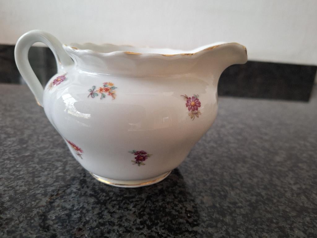 Mosa Maastricht melkkannetje 9 cm bloemen gouden rand, Ophalen of Verzenden