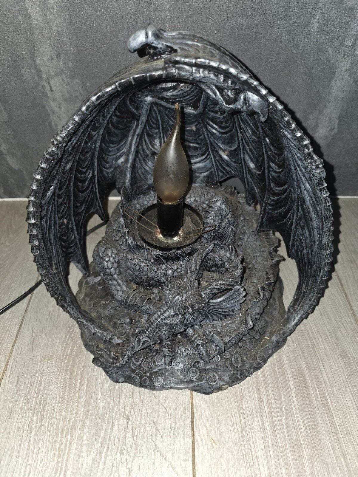 Drakenlamp met vlam-effect gloeilamp, Met schakelaar, Gebruikt, Grijs, E14 (klein)
