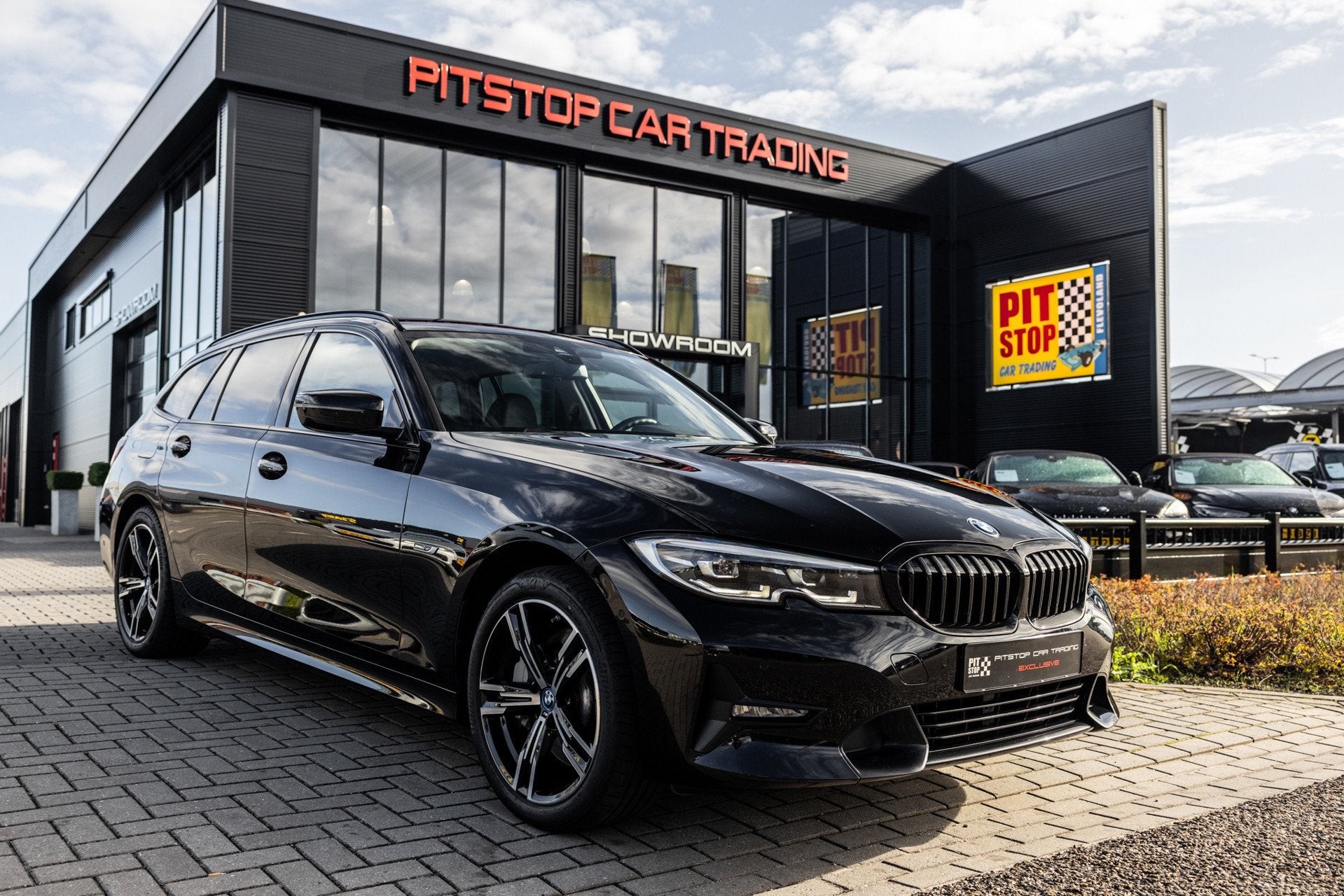 BMW 3-serie Touring M 330e xDrive, 292 PK, Sportstoelen, Mem, Gebruikt, Zwart, 4 cilinders, Zwart