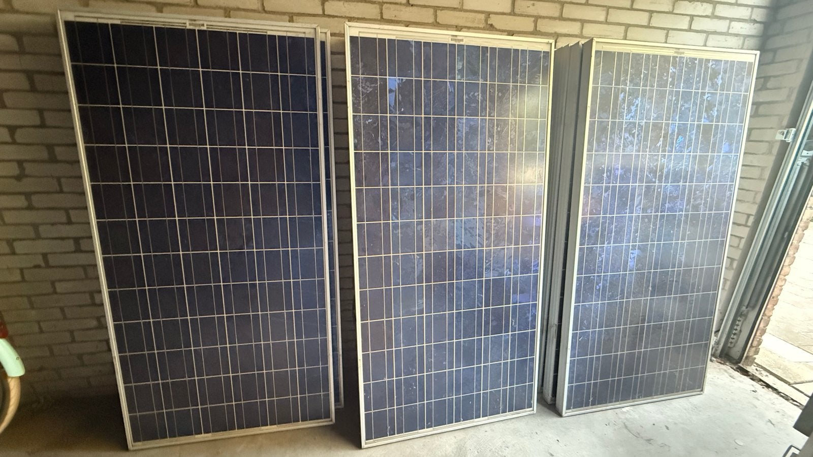 14 gebruikte zonnepanelen (150 Wp per stuk), Doe-het-zelf en Verbouw, Zonnepanelen en Toebehoren, Ophalen, Gebruikt, Paneel, 200 wattpiek of meer