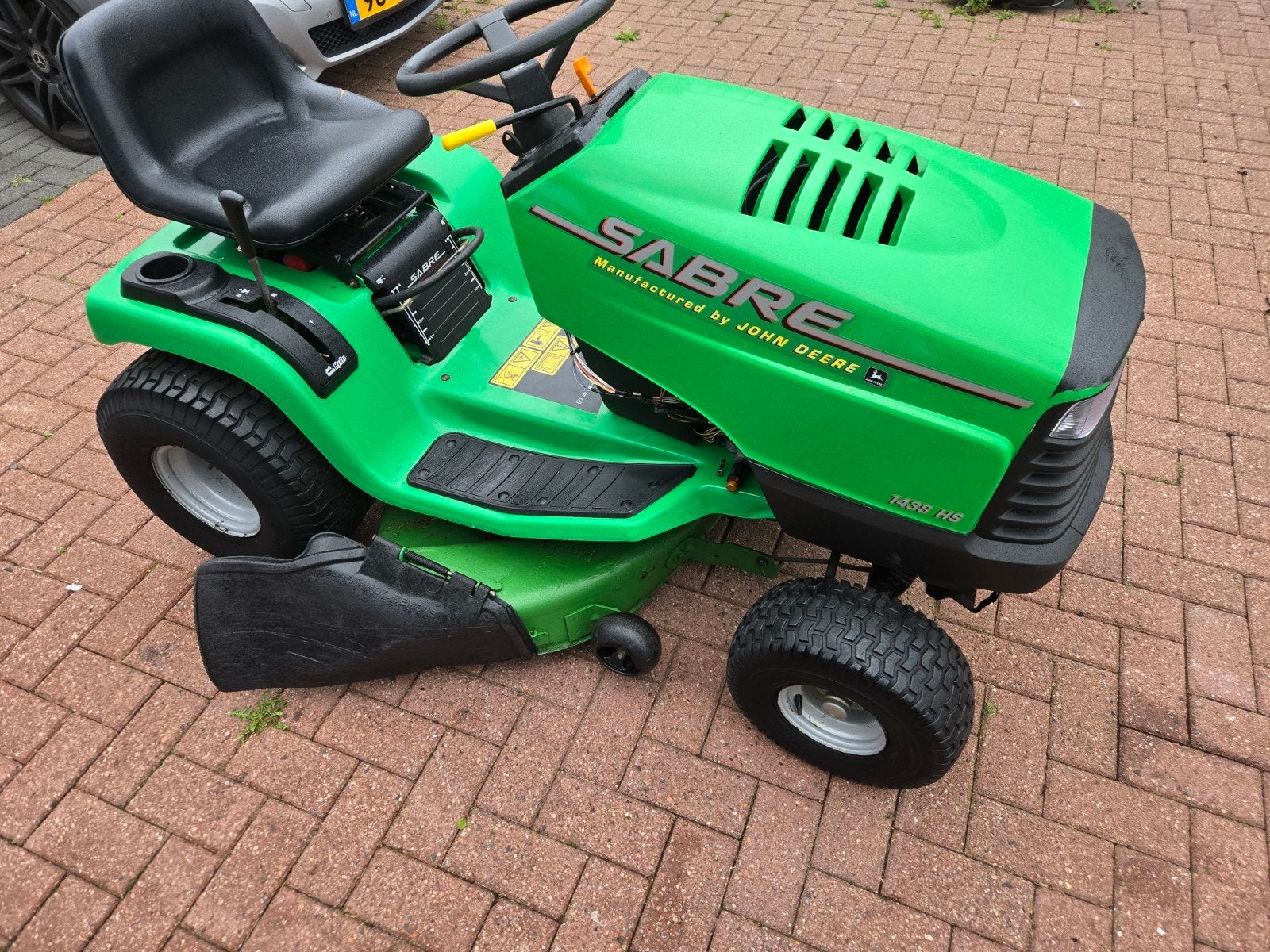 Deere sabre 14/5pk
hydro automaat, Ophalen, Zo goed als nieuw