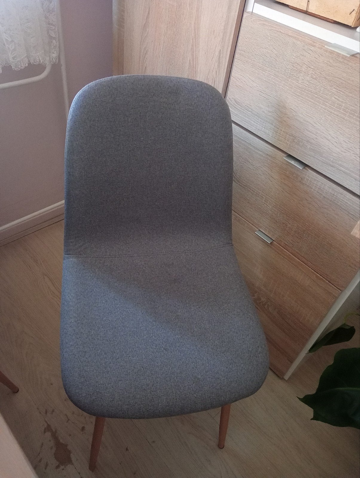 GRATIS 4 lichtgrijze stoelen - ophalen in september Gouda, Ophalen, Gebruikt, Grijs, Vier