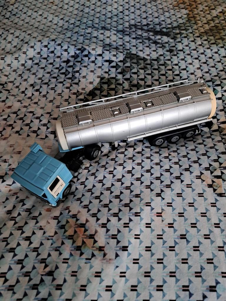 Tekno Volvo F10 H&S, schaal 1:50
Geen doos, altijd in de vit, Ophalen of Verzenden, Zo goed als nieuw, Bus of Vrachtwagen, Tekno