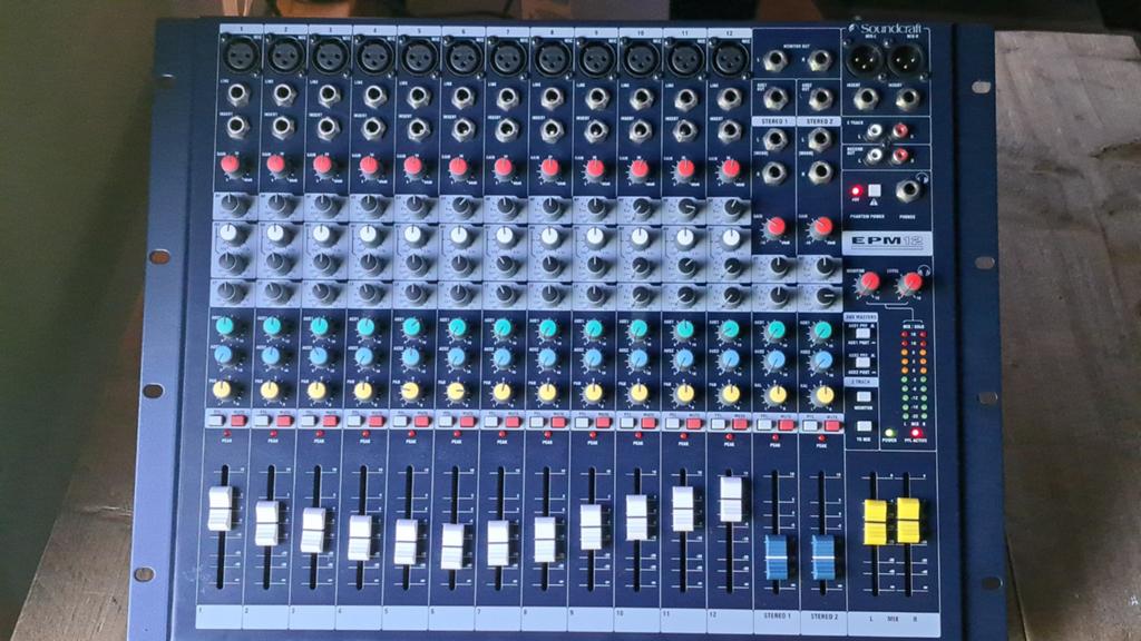 Soundcraft EPM12 Mengpaneel - Zo goed als nieuw, Muziek en Instrumenten, Mengpanelen, Ophalen of Verzenden
