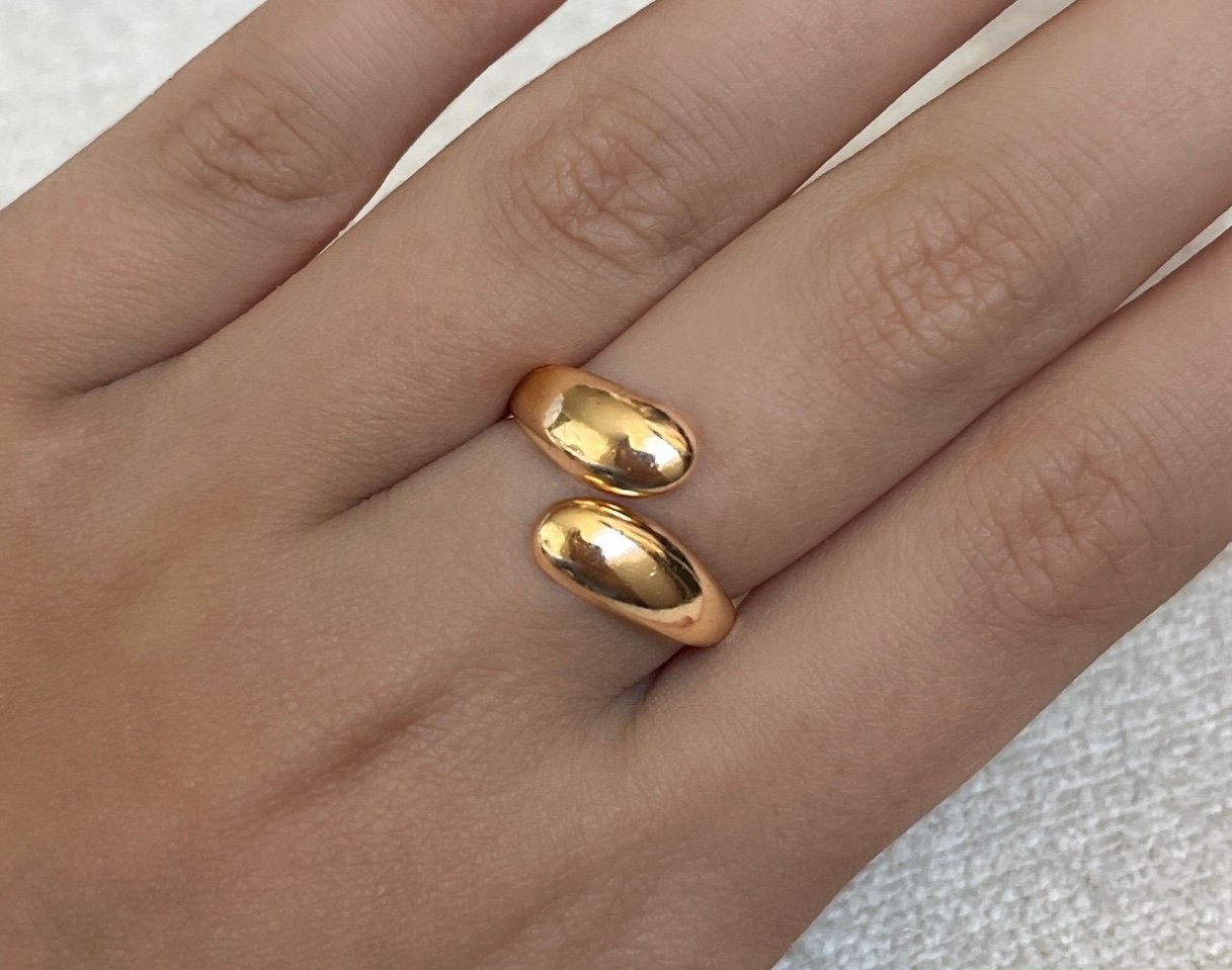 Gouden ring met leuk detail, NIEUW, Ophalen of Verzenden, Nieuw, Goud, Dame of Heer
