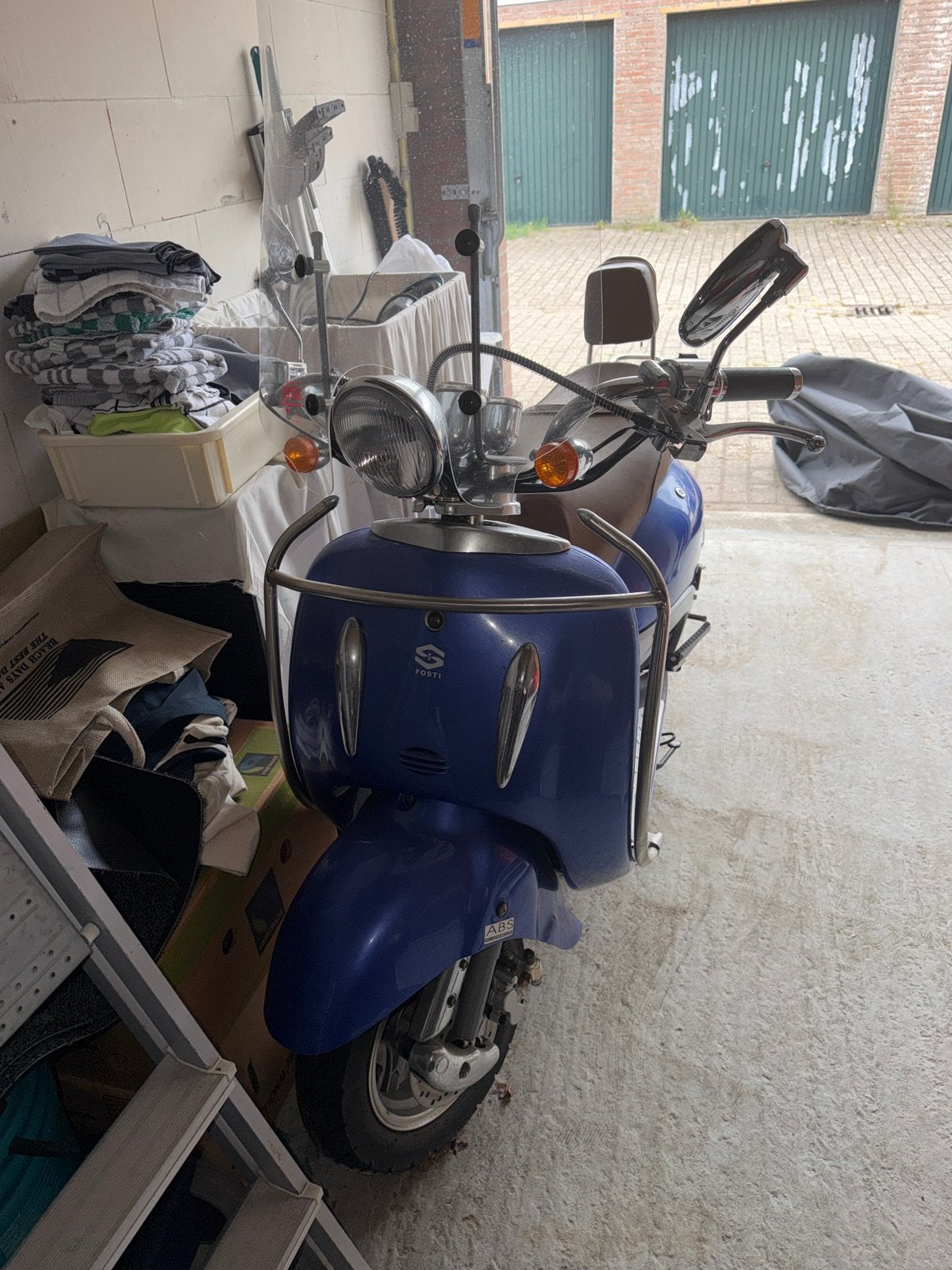 Fosti scooter te koop | Blauw | 4.815 km |, Fietsen en Brommers, Snorfietsen en Snorscooters, Ophalen, Zo goed als nieuw, Benzine