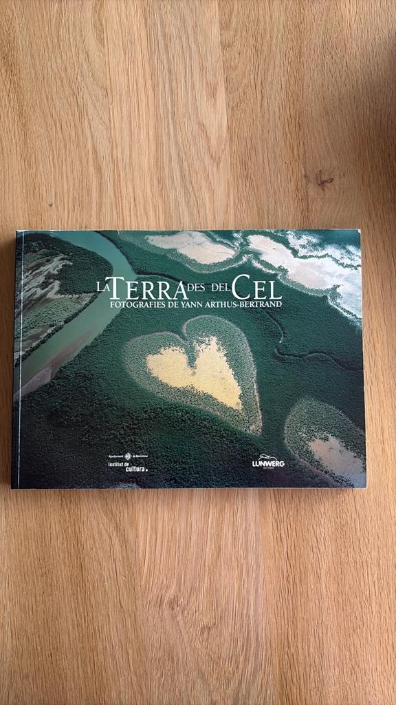 Fotoboek Yann Arthus-Bertrand; Tierra des del Cel, Ophalen of Verzenden, Zo goed als nieuw, Natuur algemeen
