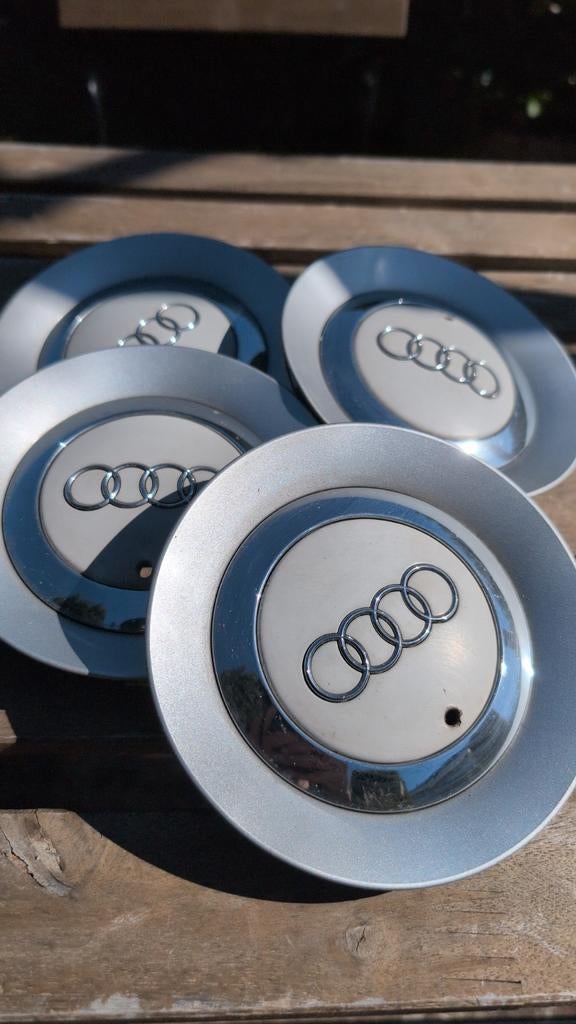 4 naafkappen Audi, Auto diversen, Wieldoppen, Ophalen of Verzenden