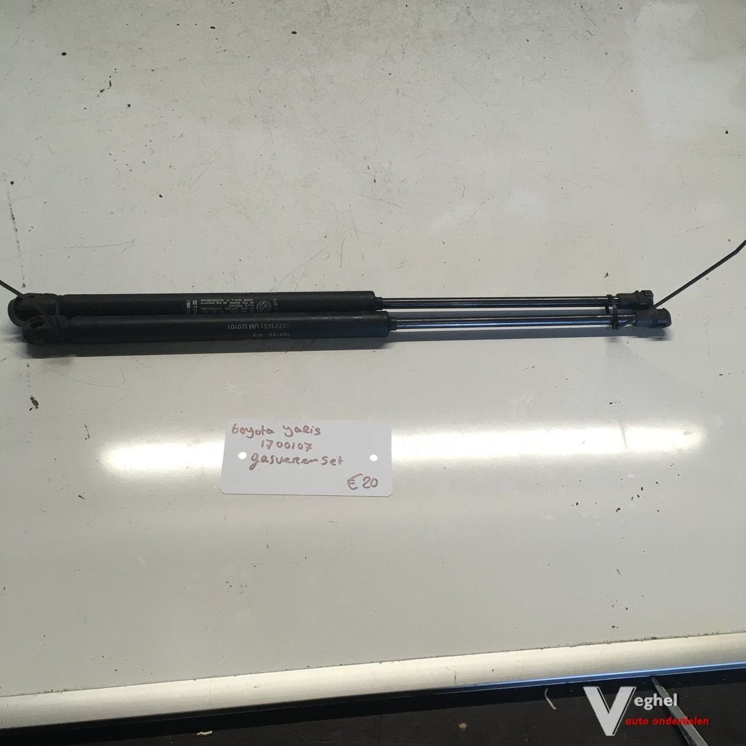 Toyota Yaris 2001 Wagennr 1700107  Gasveren set achterklep, Gebruikt, -, -, Ophalen of Verzenden