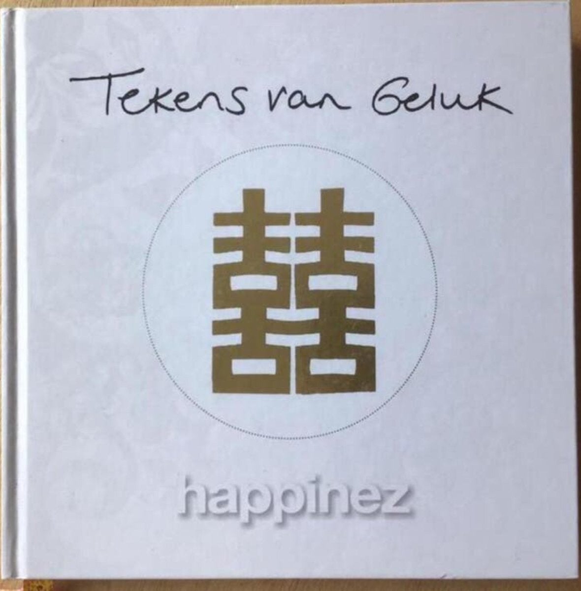 Boek Tekens van Geluk - Happinez - ZGAN, Boeken, Ophalen of Verzenden, Zo goed als nieuw, Spiritualiteit algemeen, Instructieboek