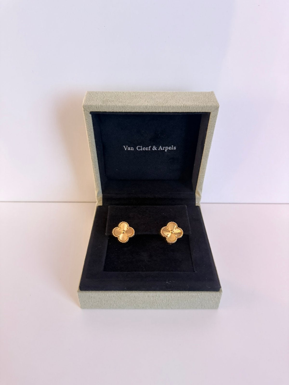 Van Cleef & Arpels oorbellen goud, Ophalen of Verzenden, Nieuw