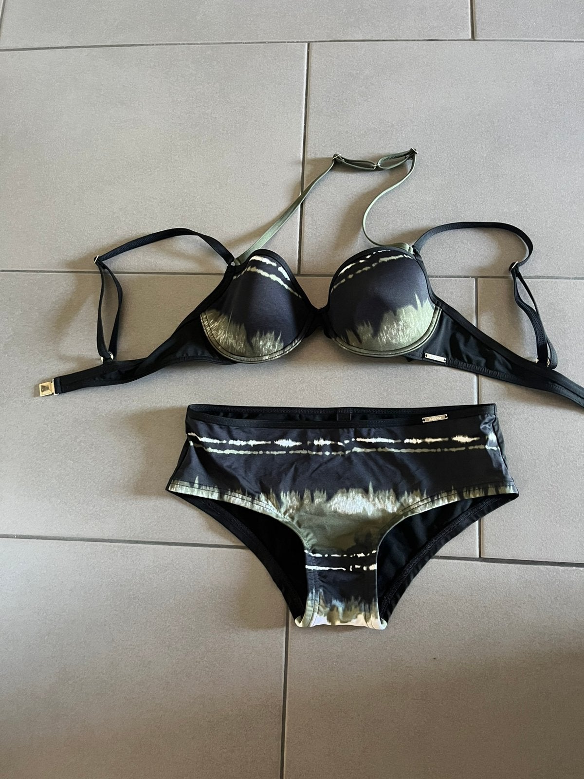 Sapph bikini set, Kleding | Dames, Badmode en Zwemkleding, Ophalen of Verzenden, Zo goed als nieuw, Overige kleuren, Bikini