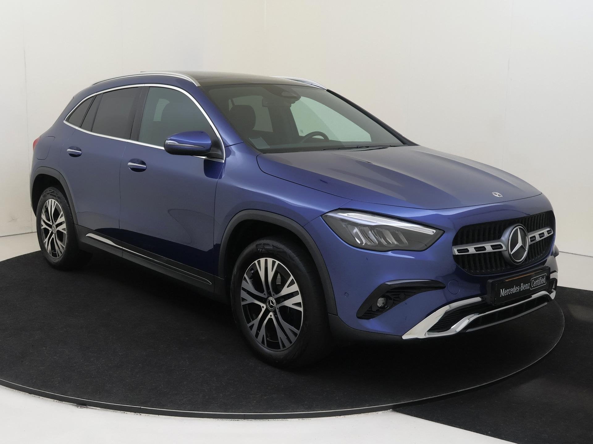 Mercedes-Benz GLA-klasse 250 e Star Edition Luxury Line, Auto's, 16 kWh, Blauw, Leder en Stof, Bedrijf