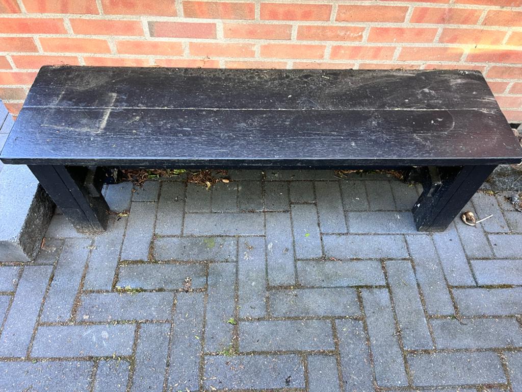 Zwart houten bankje 40x145 cm, Tuin en Terras, Tuinbanken, Ophalen of Verzenden, Zo goed als nieuw, Hout