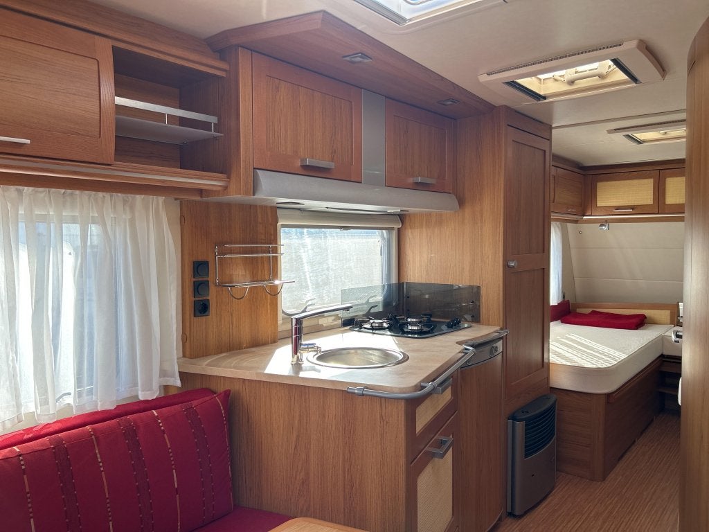 KNAUS 530 TL 2011 VOORTENT, ENKELE BEDDEN, Caravans en Kamperen, Rondzit, Bedrijf, Fietsenrek, Knaus