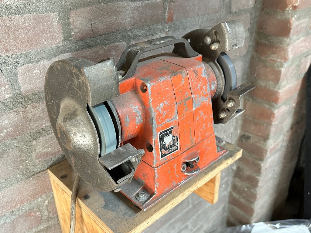 Creusen slijpmachine, Ophalen, Zo goed als nieuw, Minder dan 700 watt, Werkbankslijpmachine