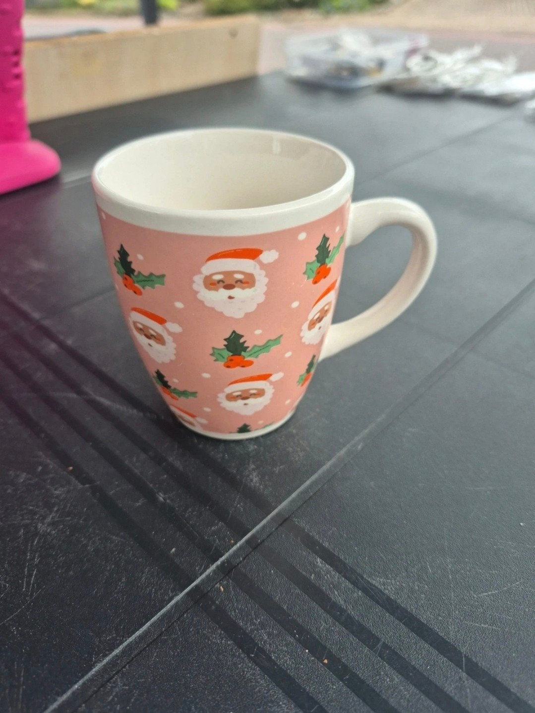 Kerstmok met Kerstman design - Zo goed als nieuw, Keramiek, Ophalen of Verzenden, Zo goed als nieuw, Overige stijlen