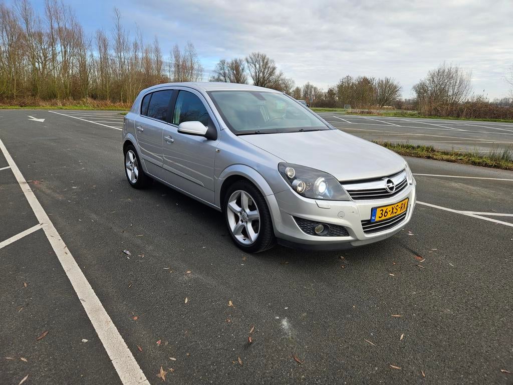 Opel Astra 1.6 16V Turbo 5D 2007 Grijs, Auto's, Opel, 4 cilinders, 179 pk, Origineel Nederlands, Handgeschakeld
