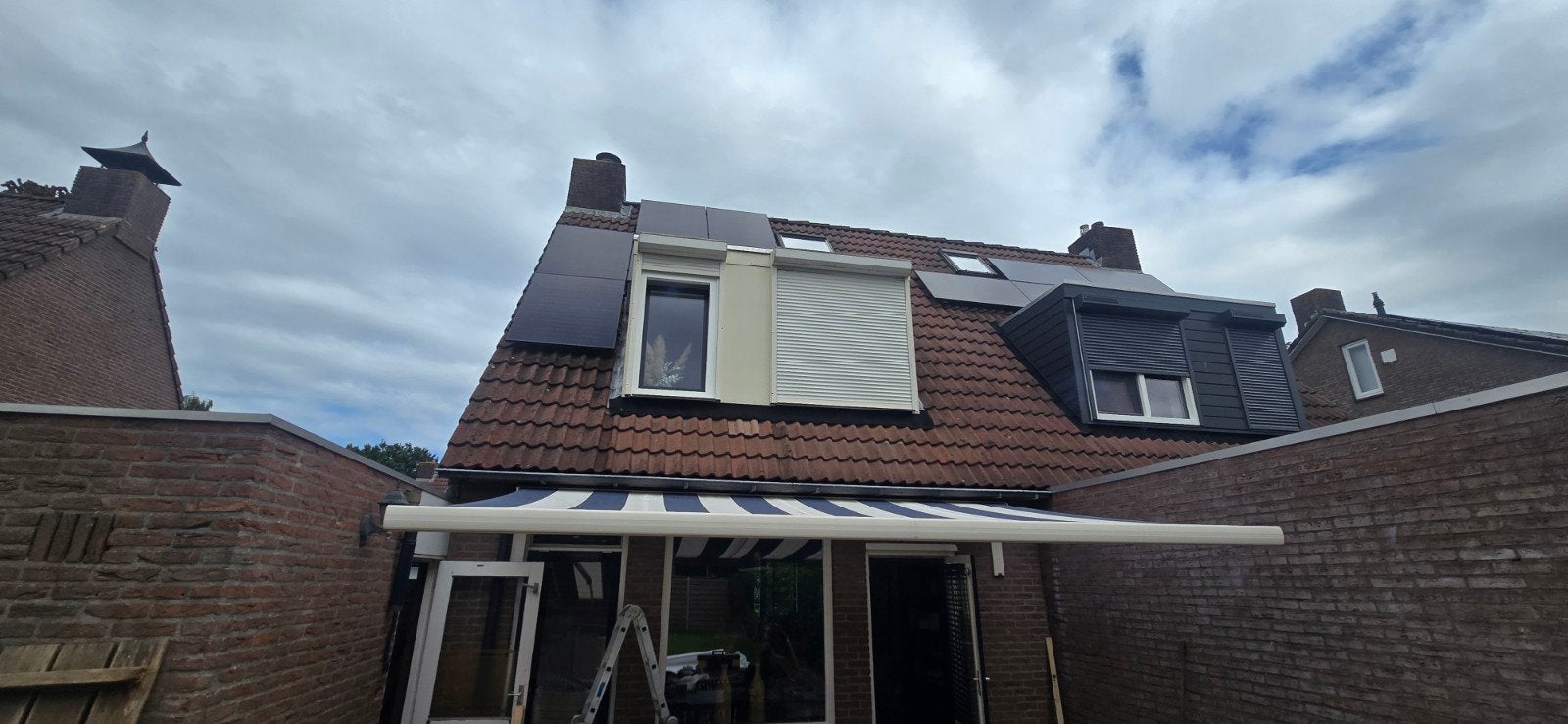 Gebruikt elektrisch knikarmscherm, blauw/wit gestreept, Ophalen, Gebruikt, Elektrisch, Knikarmscherm