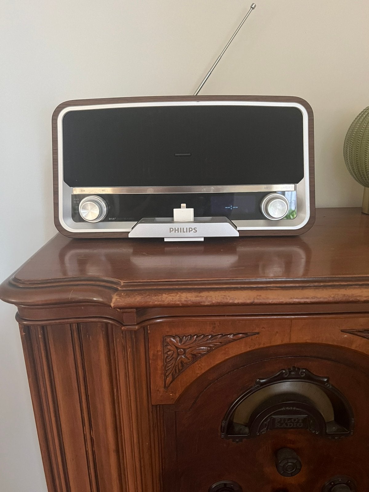 Radio Philips retro-stijl zgan, Verzenden, Zo goed als nieuw