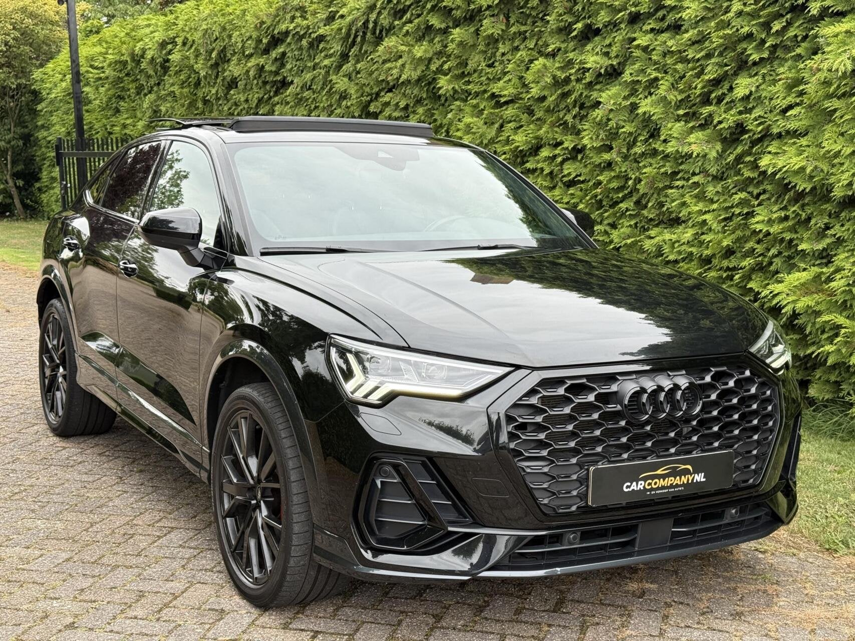 Audi Q3 Sportback 45|SLINE/Black edit|PANO|LEDER|SOH100%, Gebruikt, Zwart, Met garantie (alle), Zwart