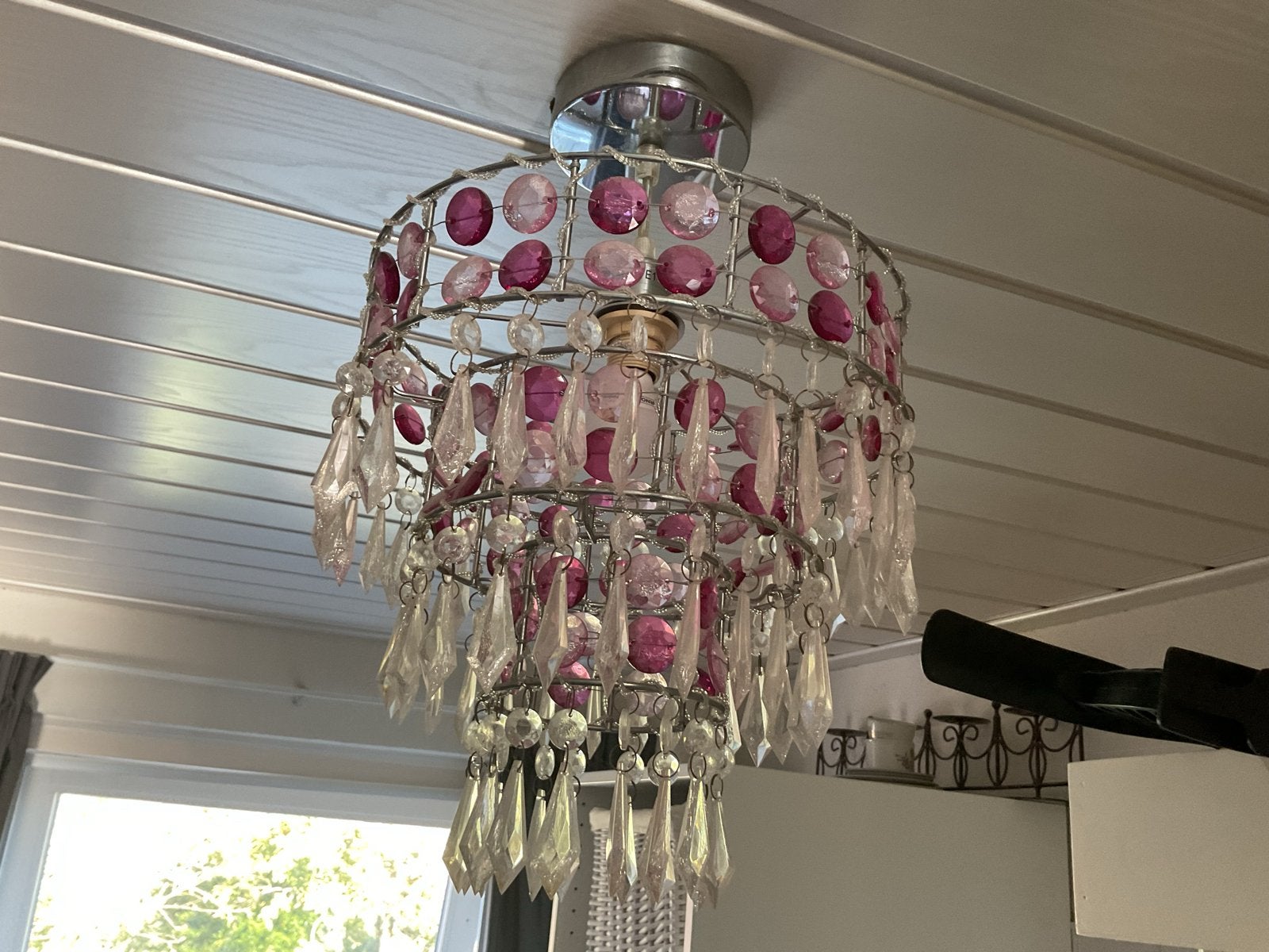 Set van 2 kroonluchters met roze en transparante kralen, Huis en Inrichting, Ophalen of Verzenden, Gebruikt, Metaal
