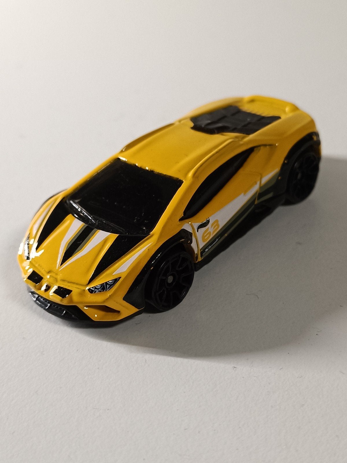 Hot Wheels Lamborghini Huracan sterrato  Geel, Ophalen of Verzenden, Zo goed als nieuw