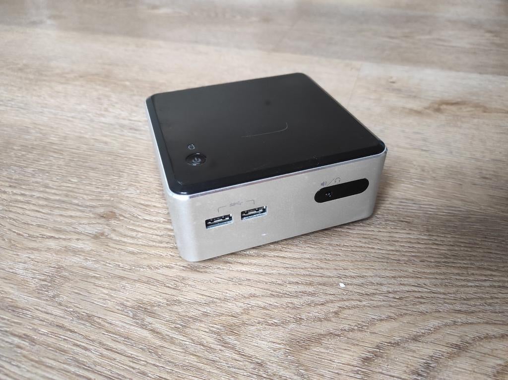Intel NUC D34010WYKH met 4GB RAM en 128GB NVMe SSD, Gebruikt, Minder dan 2 Ghz, Intel NUC, Ophalen of Verzenden