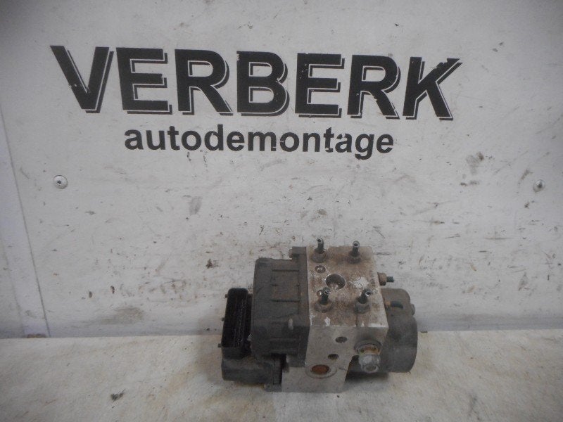 Abs Pomp Opel Tigra (75) (1994-07/1998-08) 90496978, Gebruikt, Bosch Engineering GmbH, Engineering@bosch.com, Opel