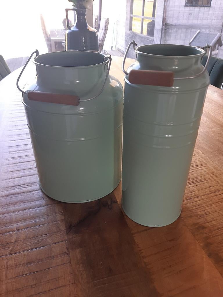 2x Decoratie melkbus mintgroen 25 cm en 28 cm hoog, Ophalen of Verzenden, Gebruikt, Groen
