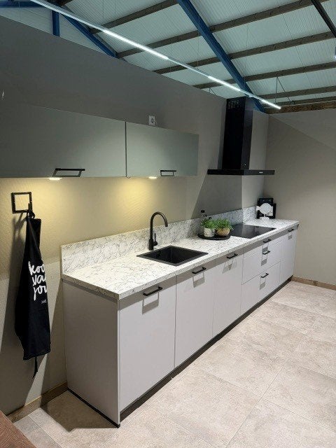 Showroomkeuken Grenada Olijfgroen/Wit, Huis en Inrichting, Keuken | Complete keukens, Ophalen, Wit, Overige typen, Nieuw