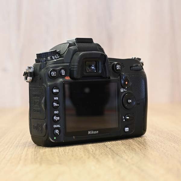 Nikon D7000 Body, Info@nikon.com, Gebruikt, Accu, Spiegelreflex