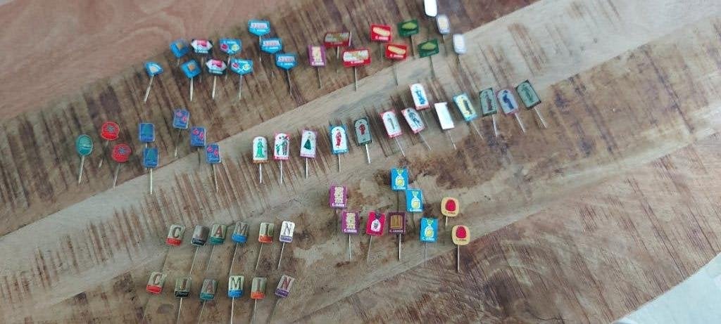 Speldjes van jamin, Ophalen of Verzenden, Gebruikt, Overige onderwerpen, Speldje of Pin