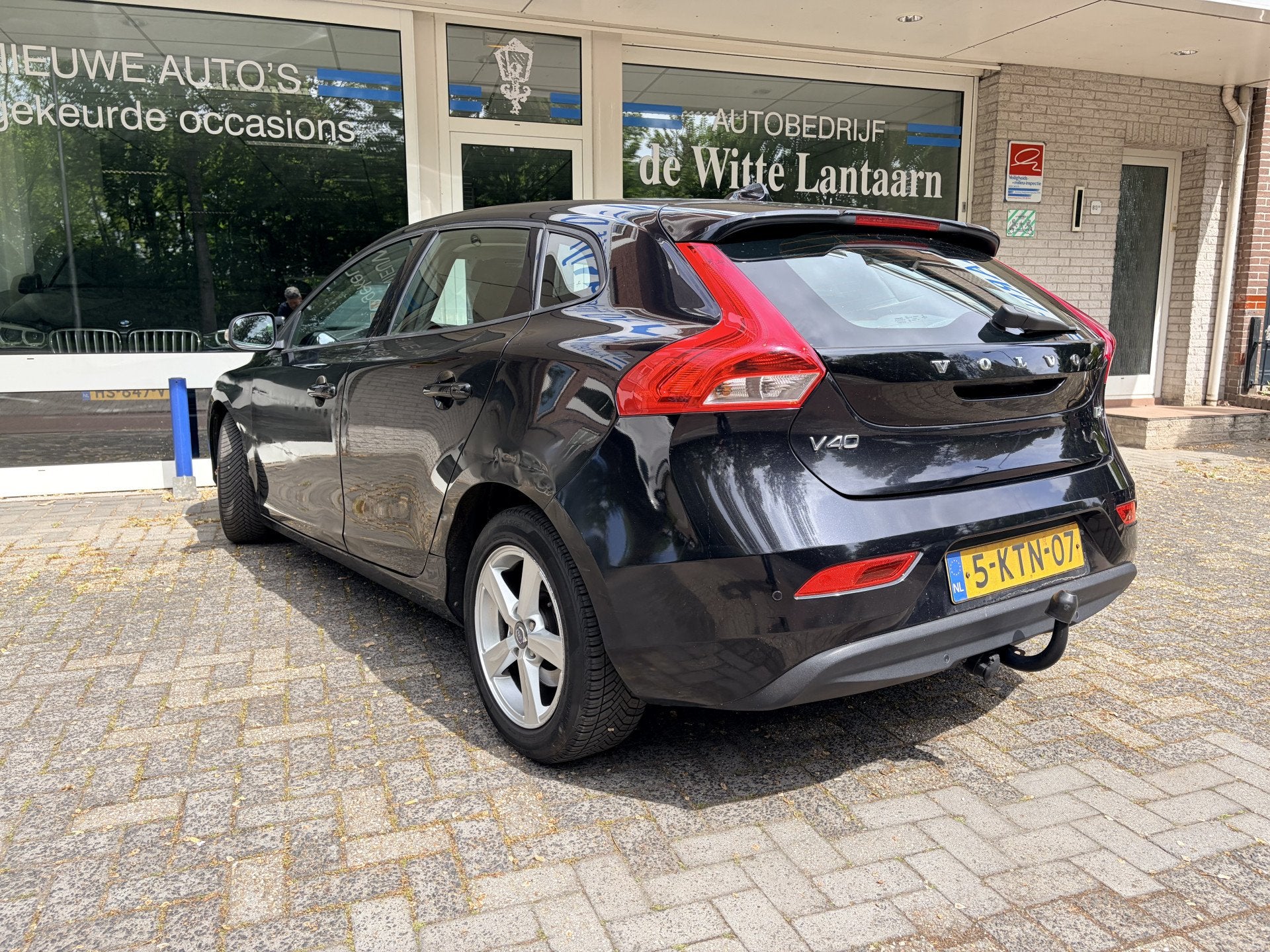 Volvo V40 1.6 D2 Kinetic lichte zijschade Navigatie/Clima/Tr, Auto's, Voorwielaandrijving, Euro 5, Gebruikt, 4 cilinders